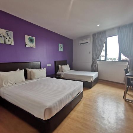 Padungan Hotel Кучінг Екстер'єр фото