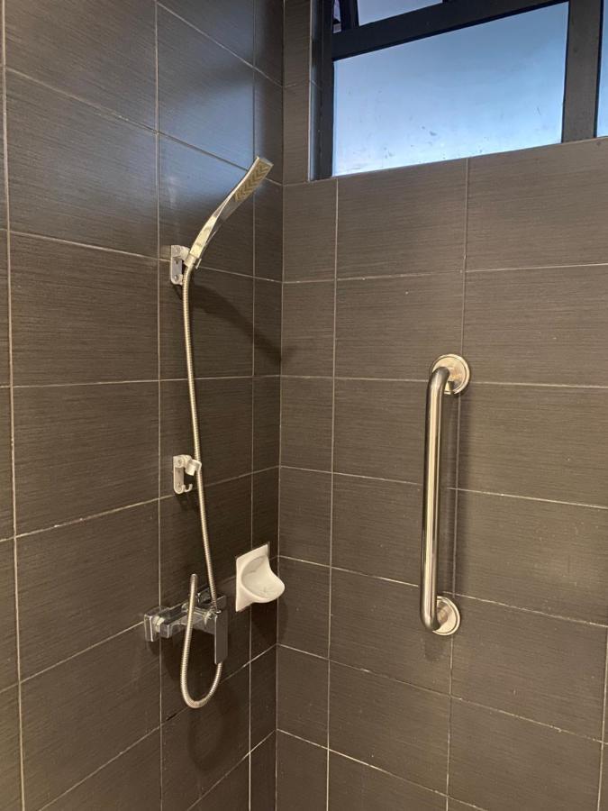 Padungan Hotel Кучінг Екстер'єр фото