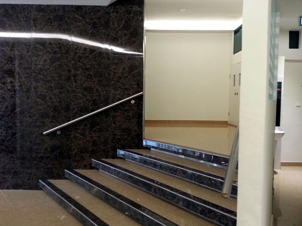 Padungan Hotel Кучінг Екстер'єр фото