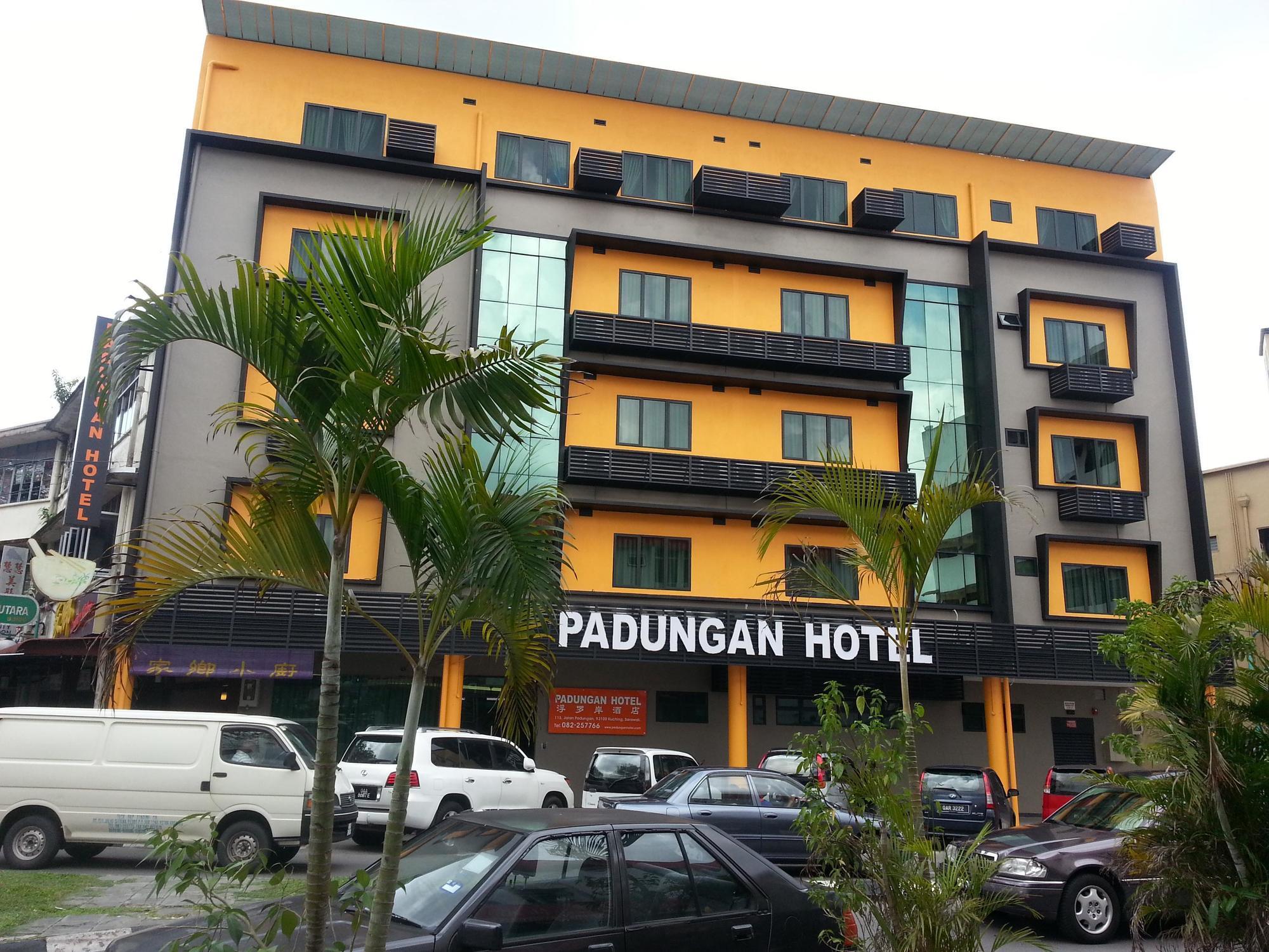 Padungan Hotel Кучінг Екстер'єр фото