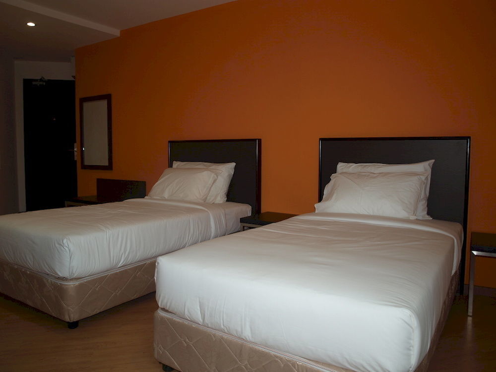 Padungan Hotel Кучінг Екстер'єр фото