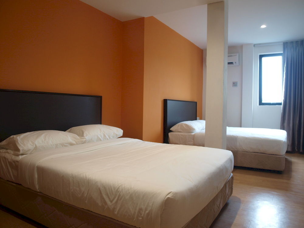 Padungan Hotel Кучінг Екстер'єр фото