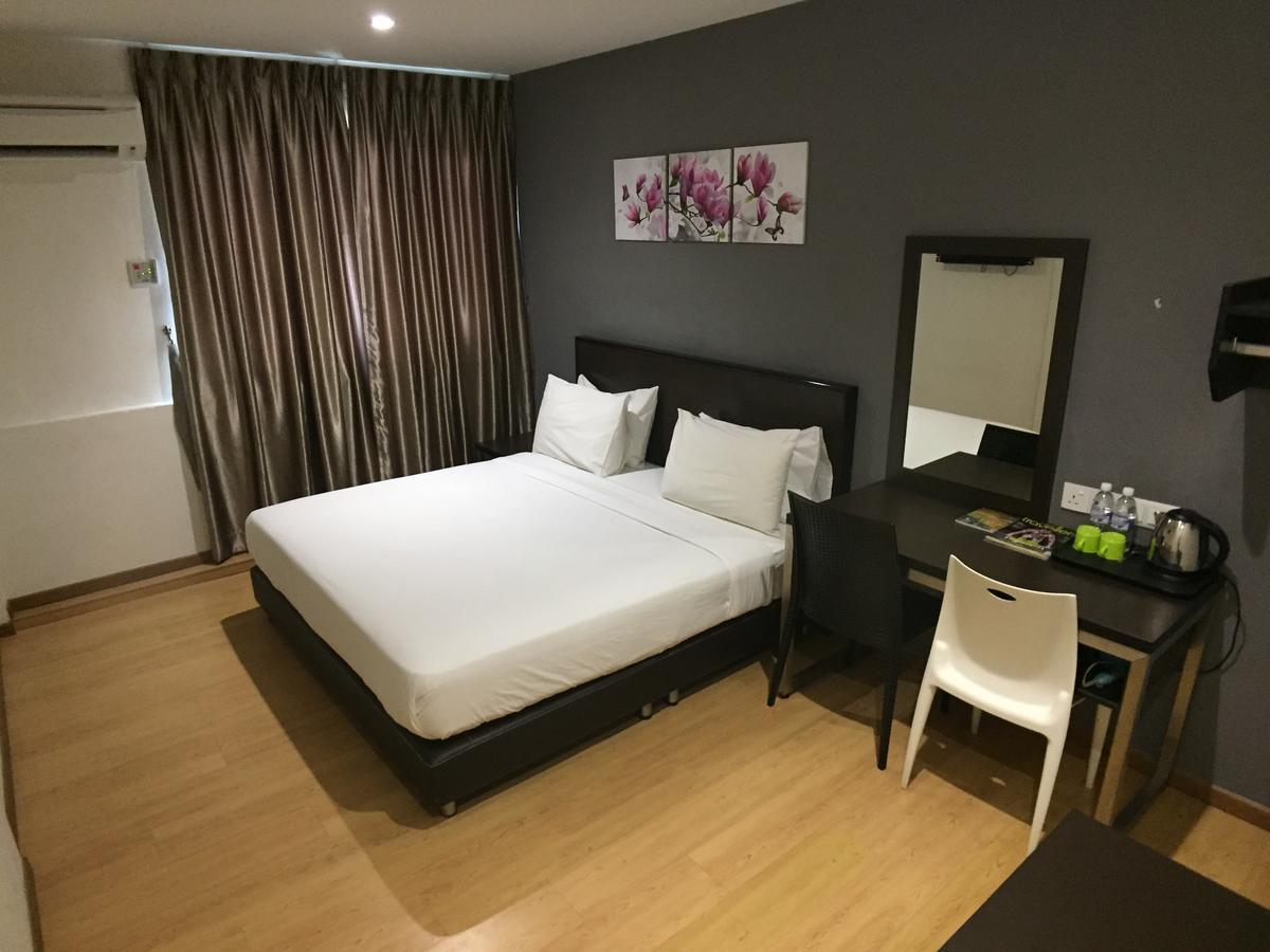 Padungan Hotel Кучінг Екстер'єр фото