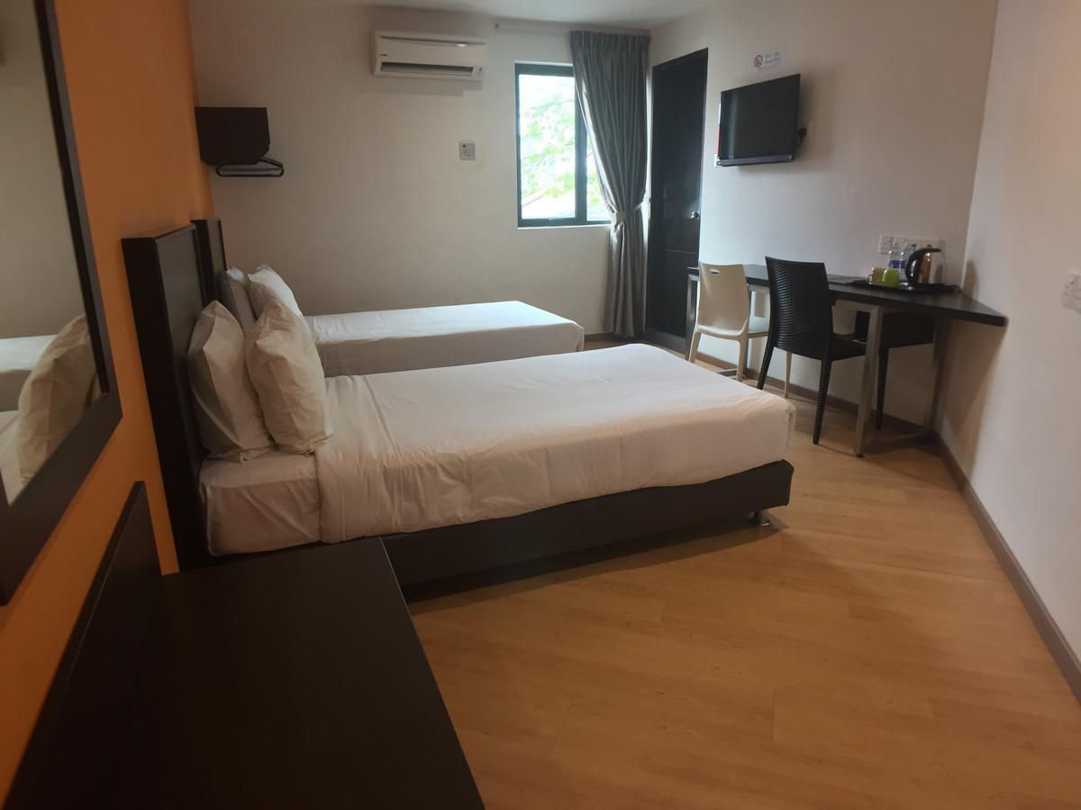 Padungan Hotel Кучінг Екстер'єр фото