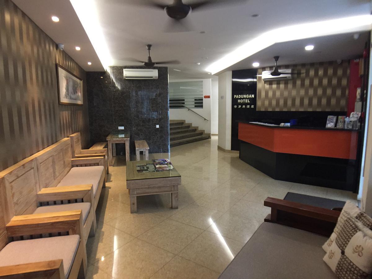 Padungan Hotel Кучінг Екстер'єр фото