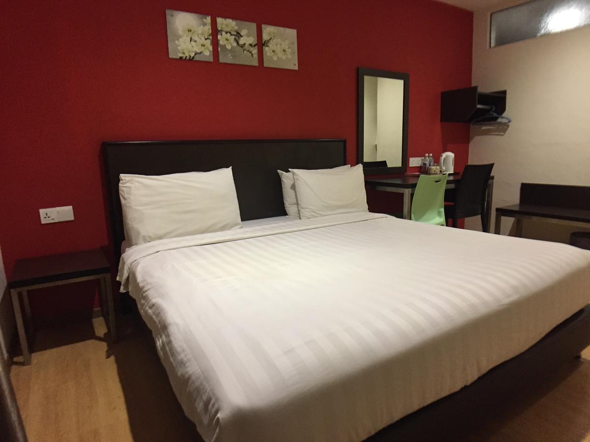 Padungan Hotel Кучінг Екстер'єр фото