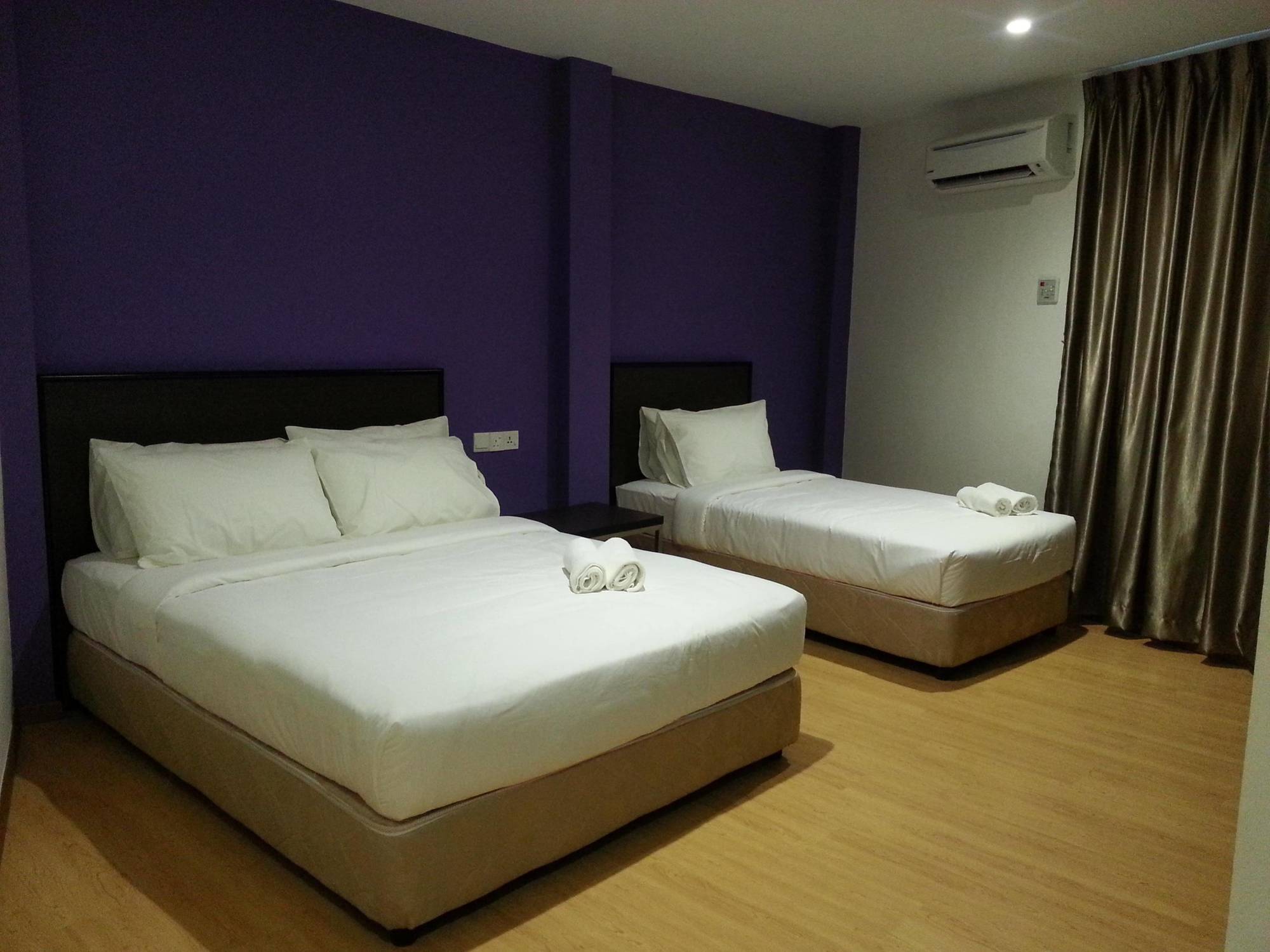 Padungan Hotel Кучінг Екстер'єр фото