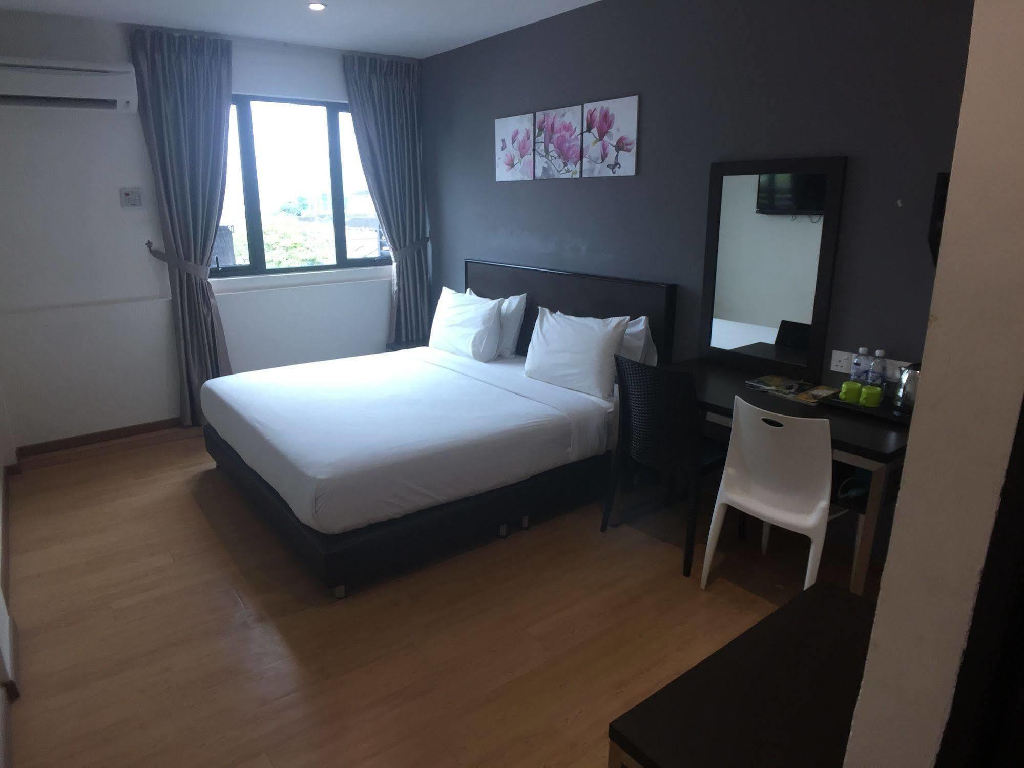 Padungan Hotel Кучінг Екстер'єр фото