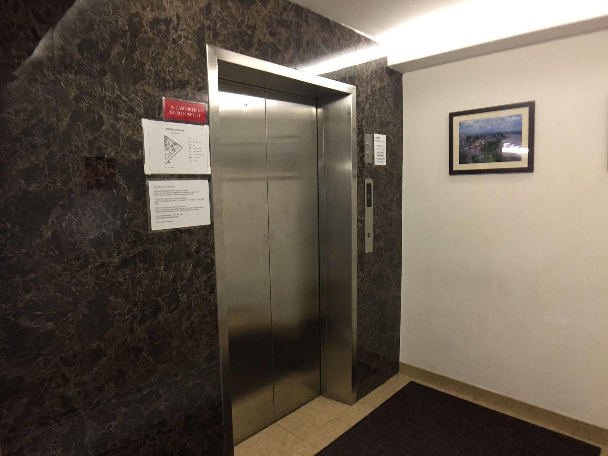 Padungan Hotel Кучінг Екстер'єр фото