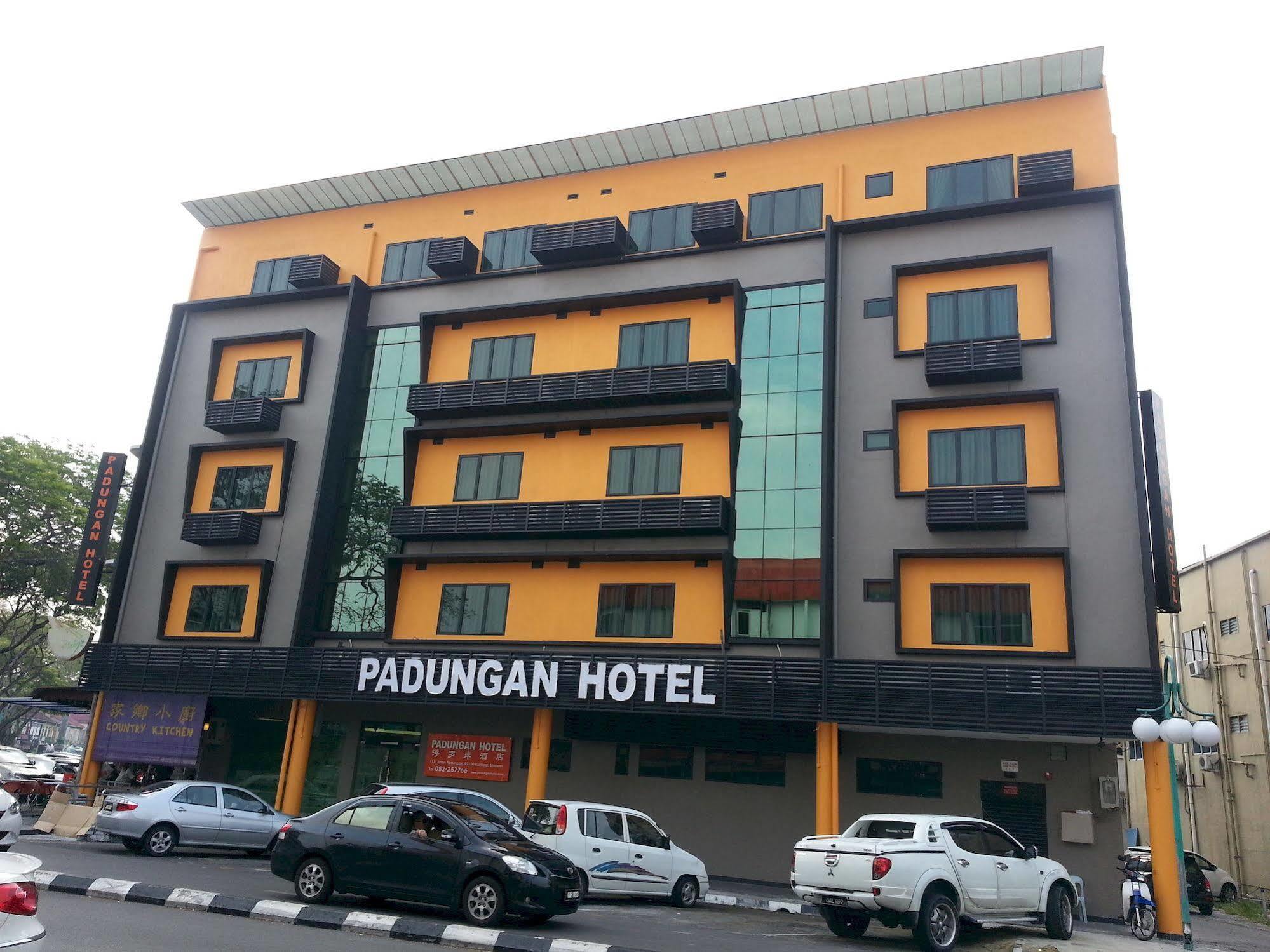 Padungan Hotel Кучінг Екстер'єр фото