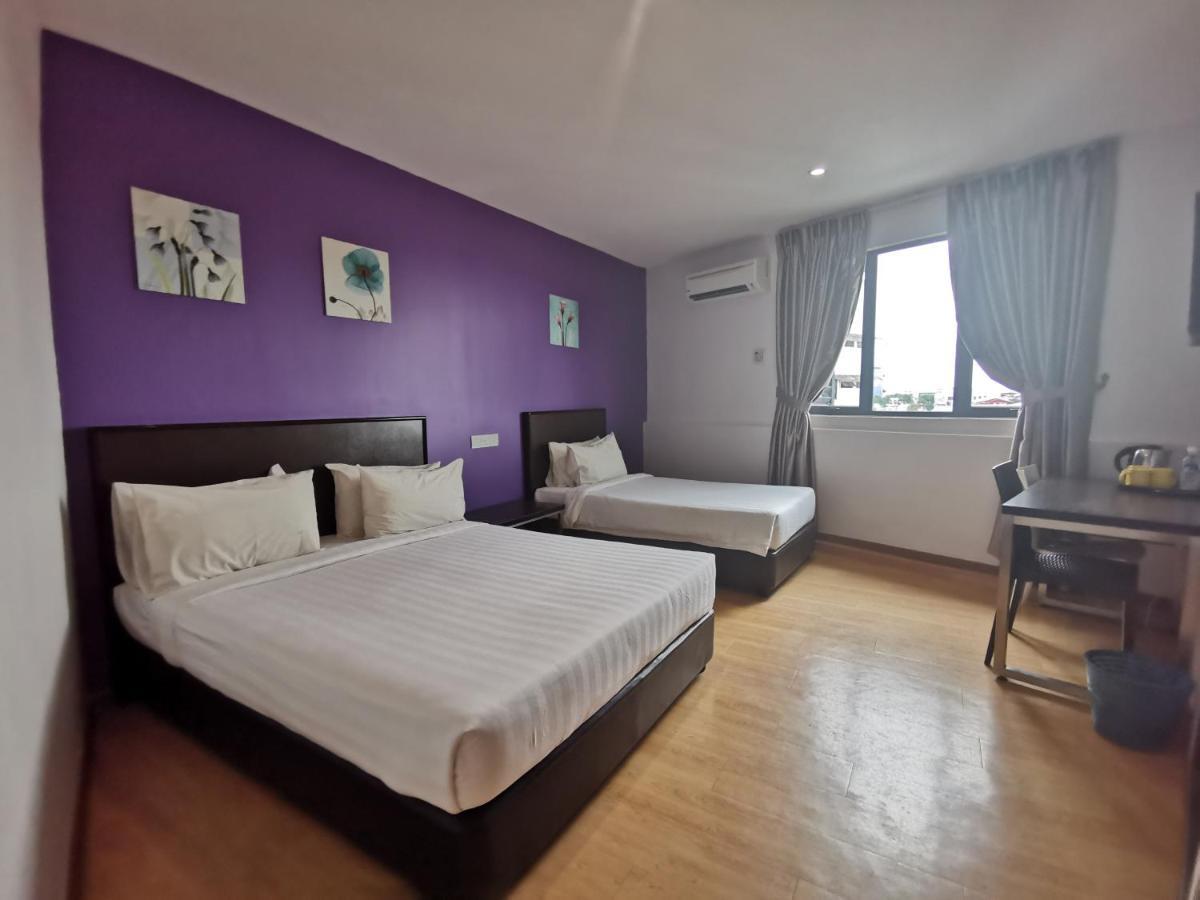 Padungan Hotel Кучінг Екстер'єр фото