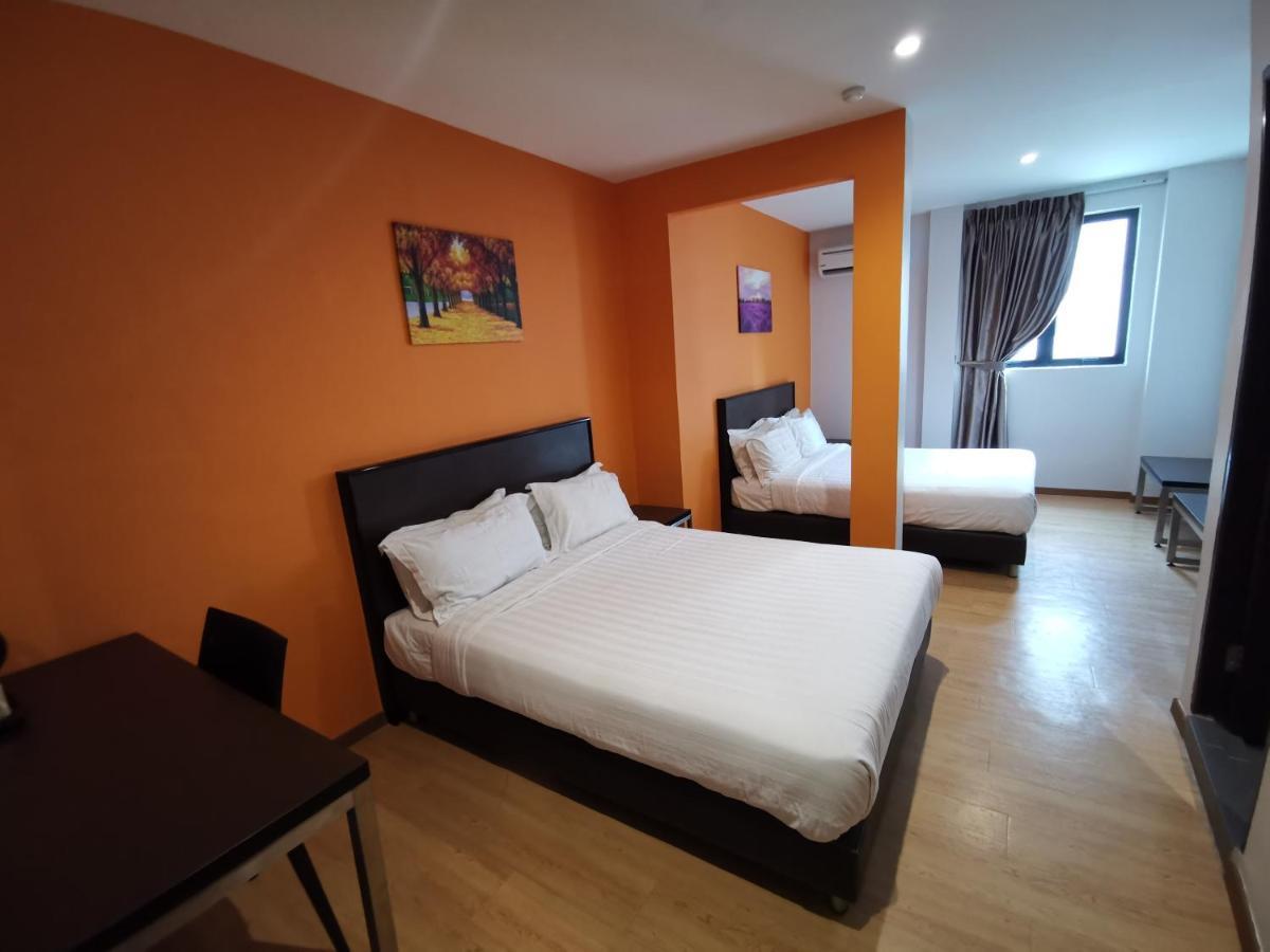 Padungan Hotel Кучінг Екстер'єр фото