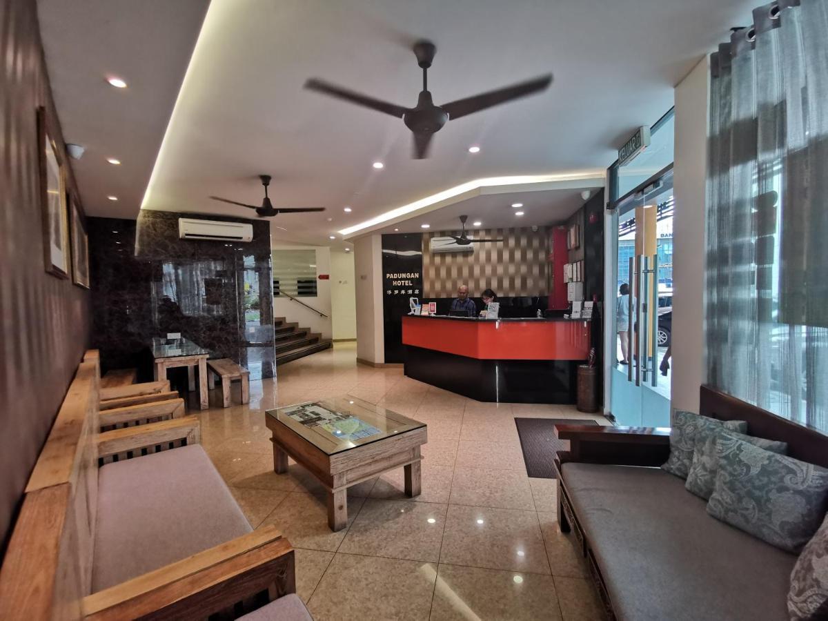 Padungan Hotel Кучінг Екстер'єр фото